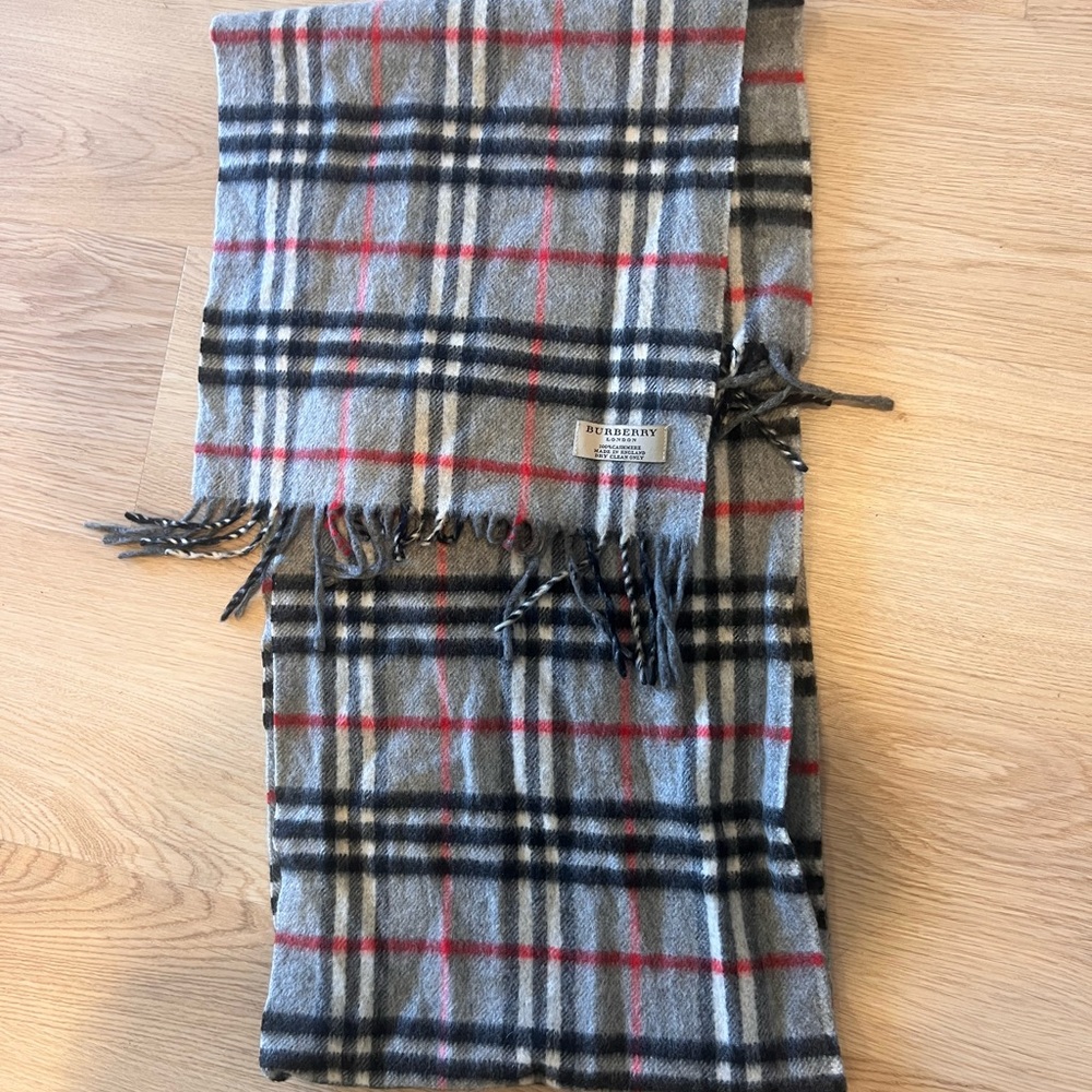Authentic gray Burberry scarf